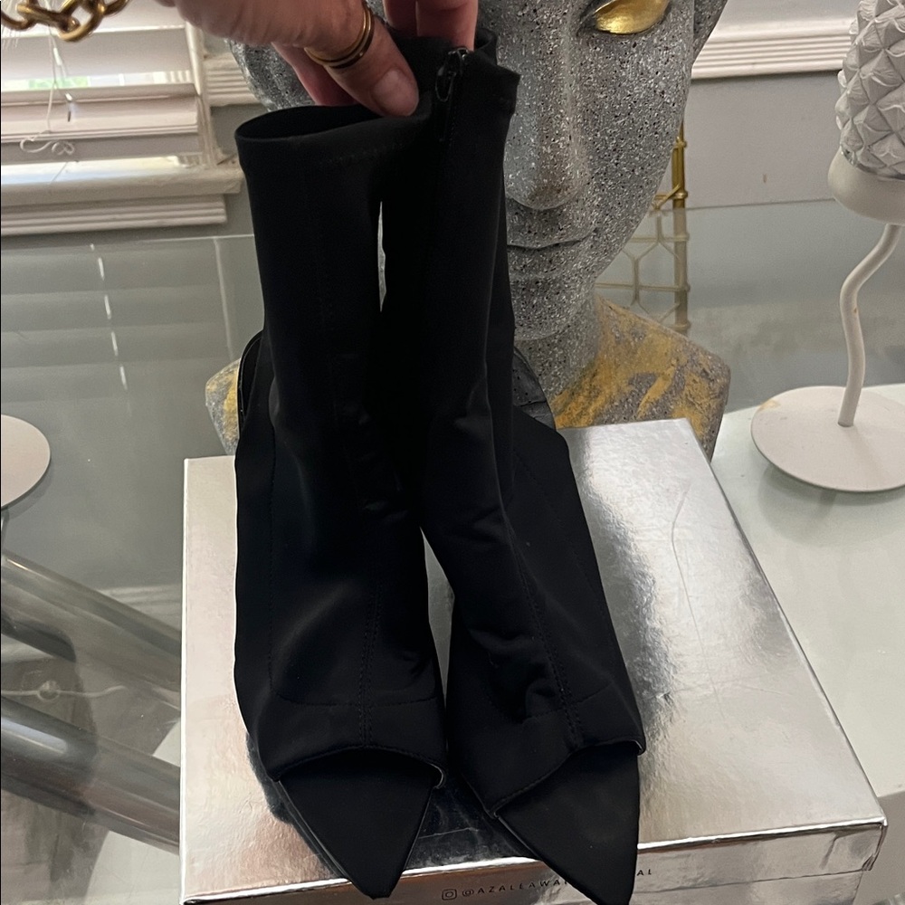 Chic Black Heeled Boots for Women